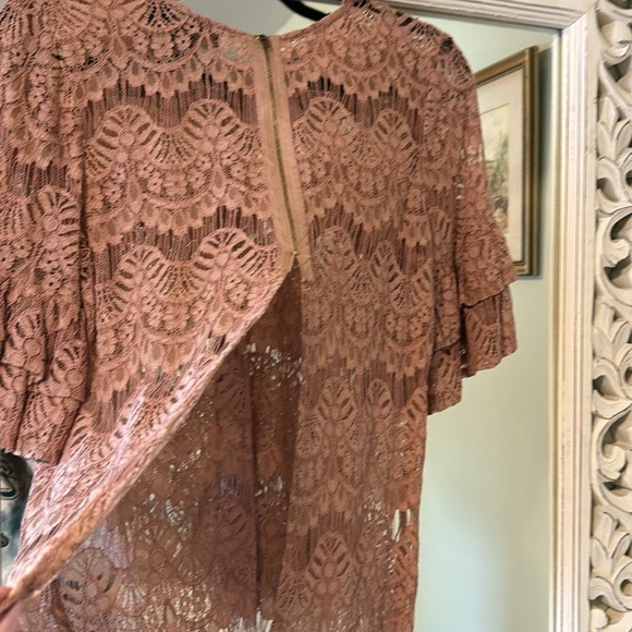 Pale pink lacey bell sleeve top - Picture 4 of 5
